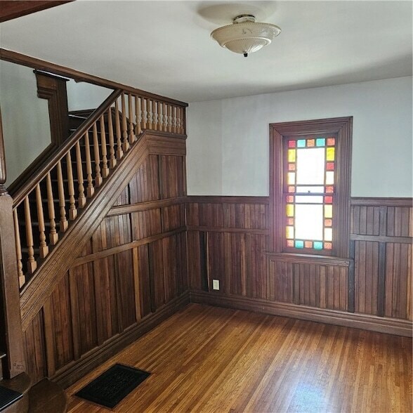 Building Photo - 217 Merriman St