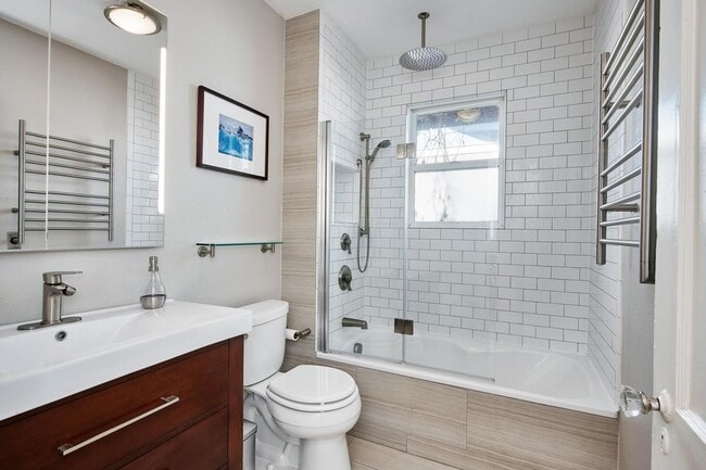 Building Photo - Long Realty & Property Management - Lovely Park Hill Home