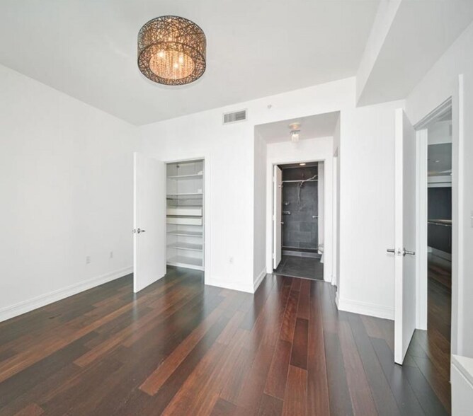 Building Photo - 900 Biscayne Blvd