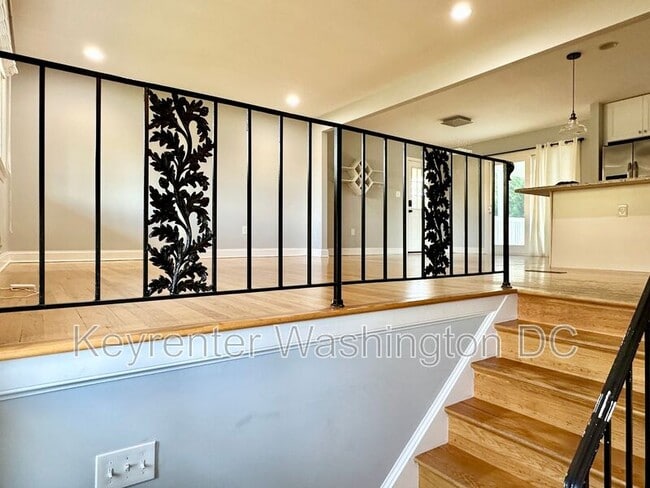 Building Photo - 311 Lourdes Dr