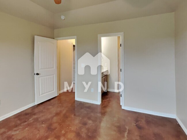 Building Photo - 127 Jolin Ln
