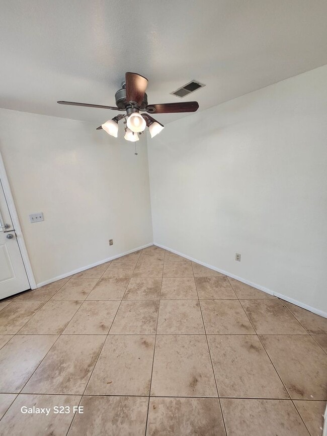 Building Photo - Single-Story home in Chino ready for you to move right in!