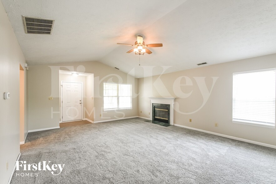 Building Photo - 5815 Victory Ave