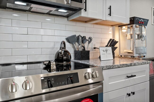 Building Photo - 826 Dalworth St