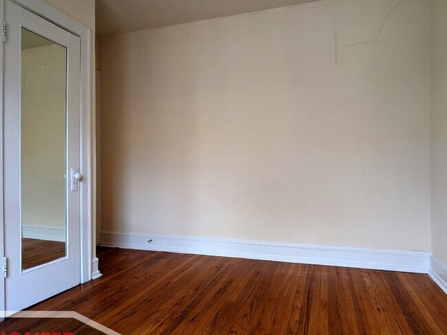 Building Photo - 2332 N Spaulding Ave