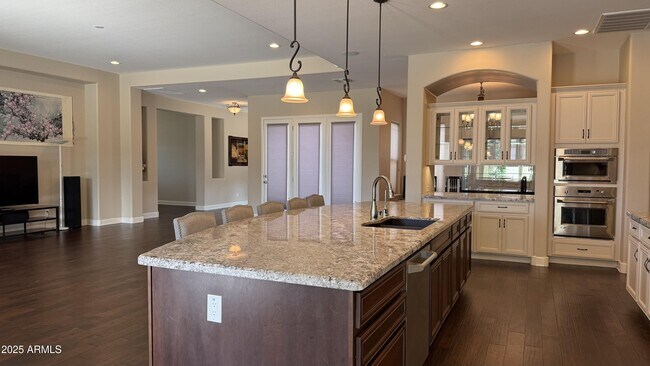Building Photo - 5135 S Cupertino Dr