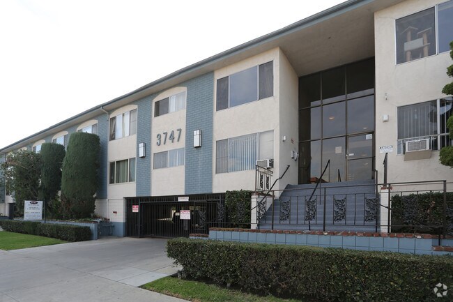 Building Photo - 3747 S Sepulveda Blvd