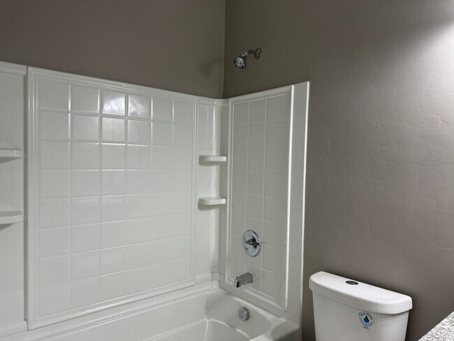 Building Photo - Beautiful Modern 3Bdm 2Ba Home, Easy Access to I-10, Must See!