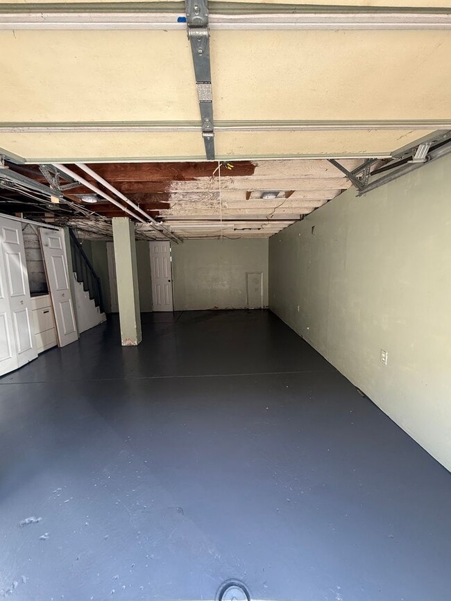 Building Photo - Three bedroom single-family home in Lawncrest-Northeast Philadelphia