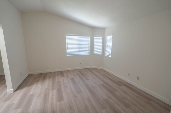 Building Photo - 22441 Cardiff Dr