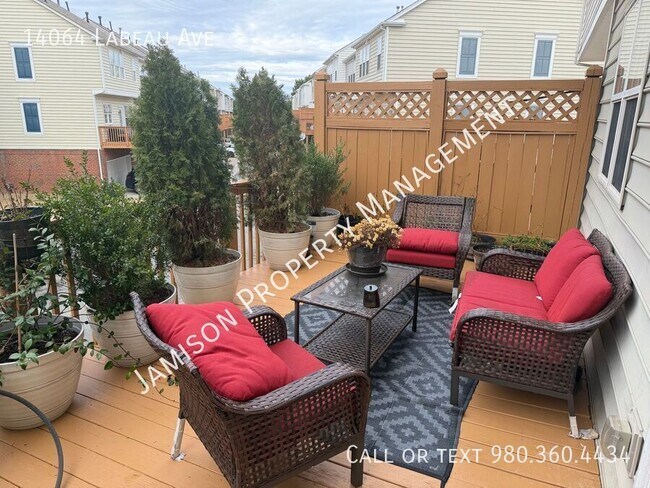 Building Photo - 14064 Labeau Ave