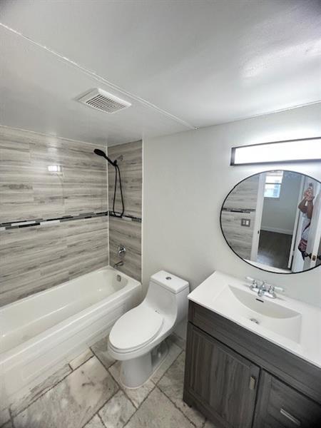 Building Photo - 8435 Sunrise Lakes Blvd