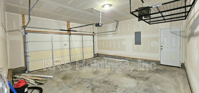 Building Photo - 3200 Armistead Dr