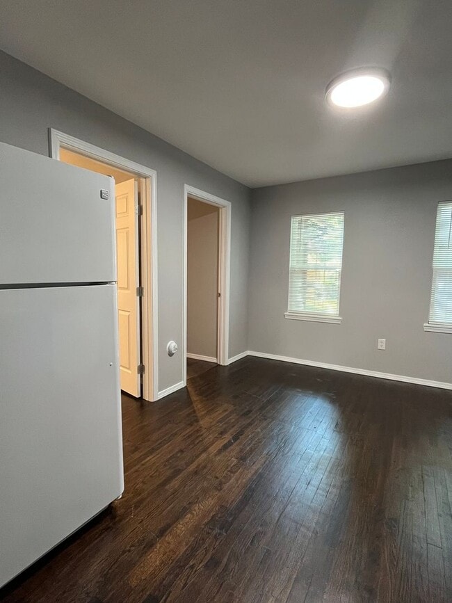 Building Photo - Tulsa: 3 bedroom house On A Private Road
