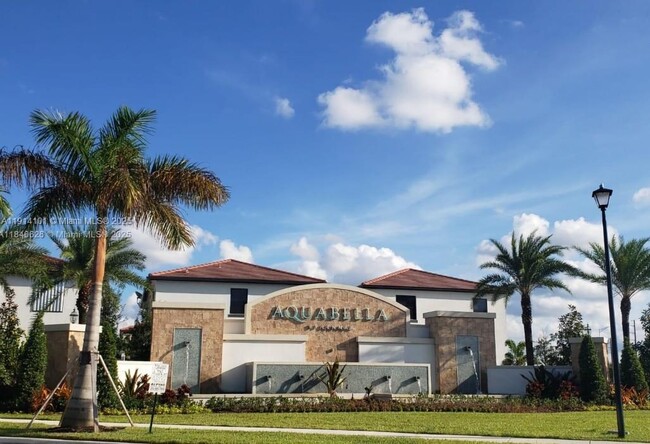 Building Photo - 3310 W 114th Terrace