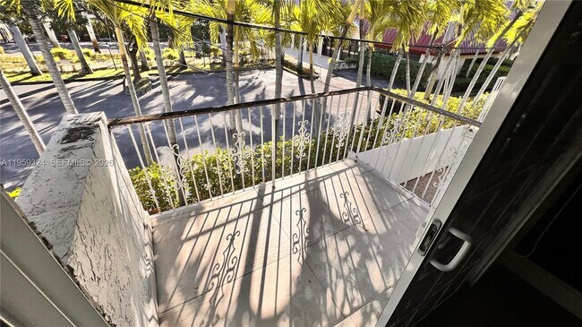 Building Photo - 3538 SW 17th St