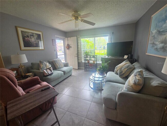 Building Photo - 6433 Tina Dr