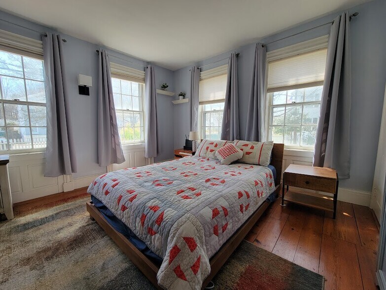 Building Photo - 189 Danielson Pike