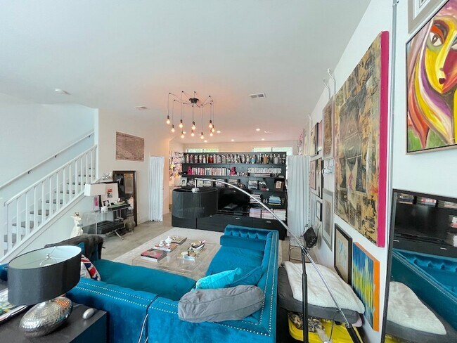 Building Photo - 2 BEDROOM | 2.5 BATH | BALCONY