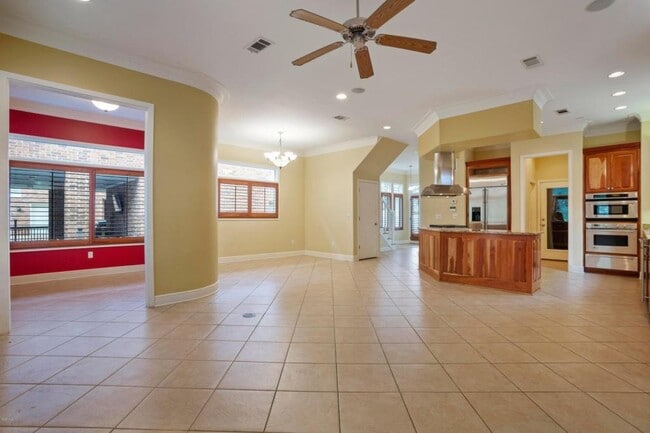 Building Photo - 7516 Pinehurst Ct