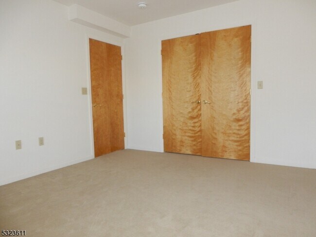 Building Photo - 28 Jane Dr