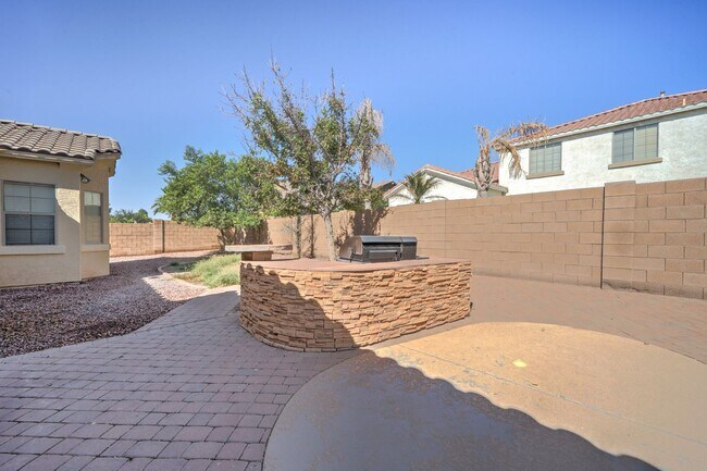 Building Photo - AVAILABLE NOW IN SHAMROCK ESTATES GILBERT!!!