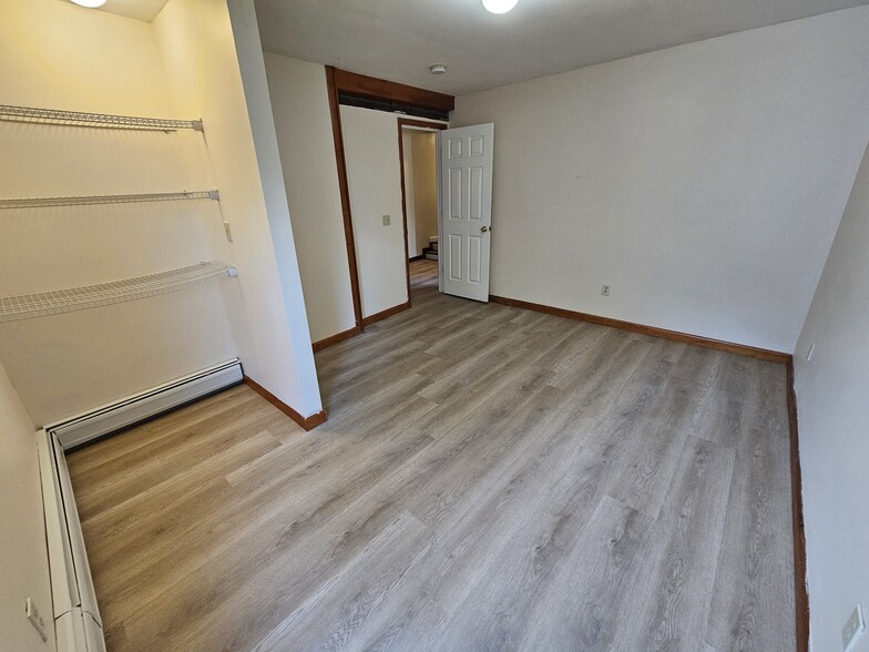 Building Photo - 10 Mountain View Blvd