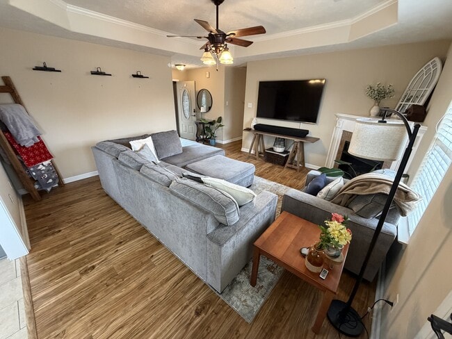 Building Photo - 2418 Canterbury Ln