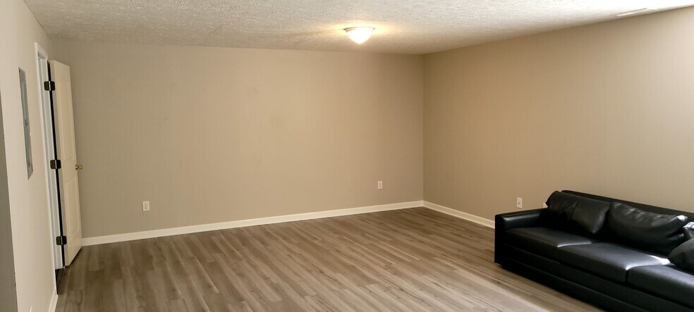 Building Photo - 770 Mystic Pointe Dr
