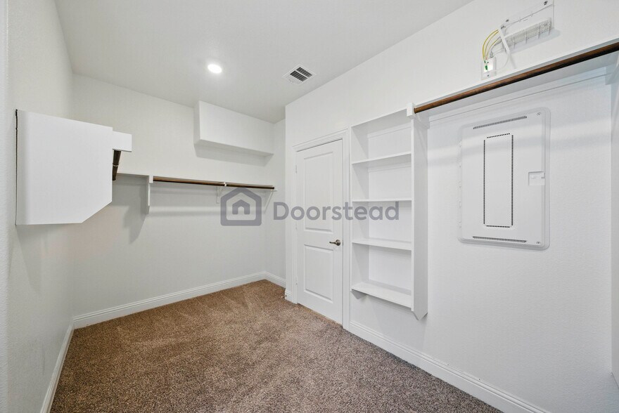 Building Photo - 9578 Kavik St