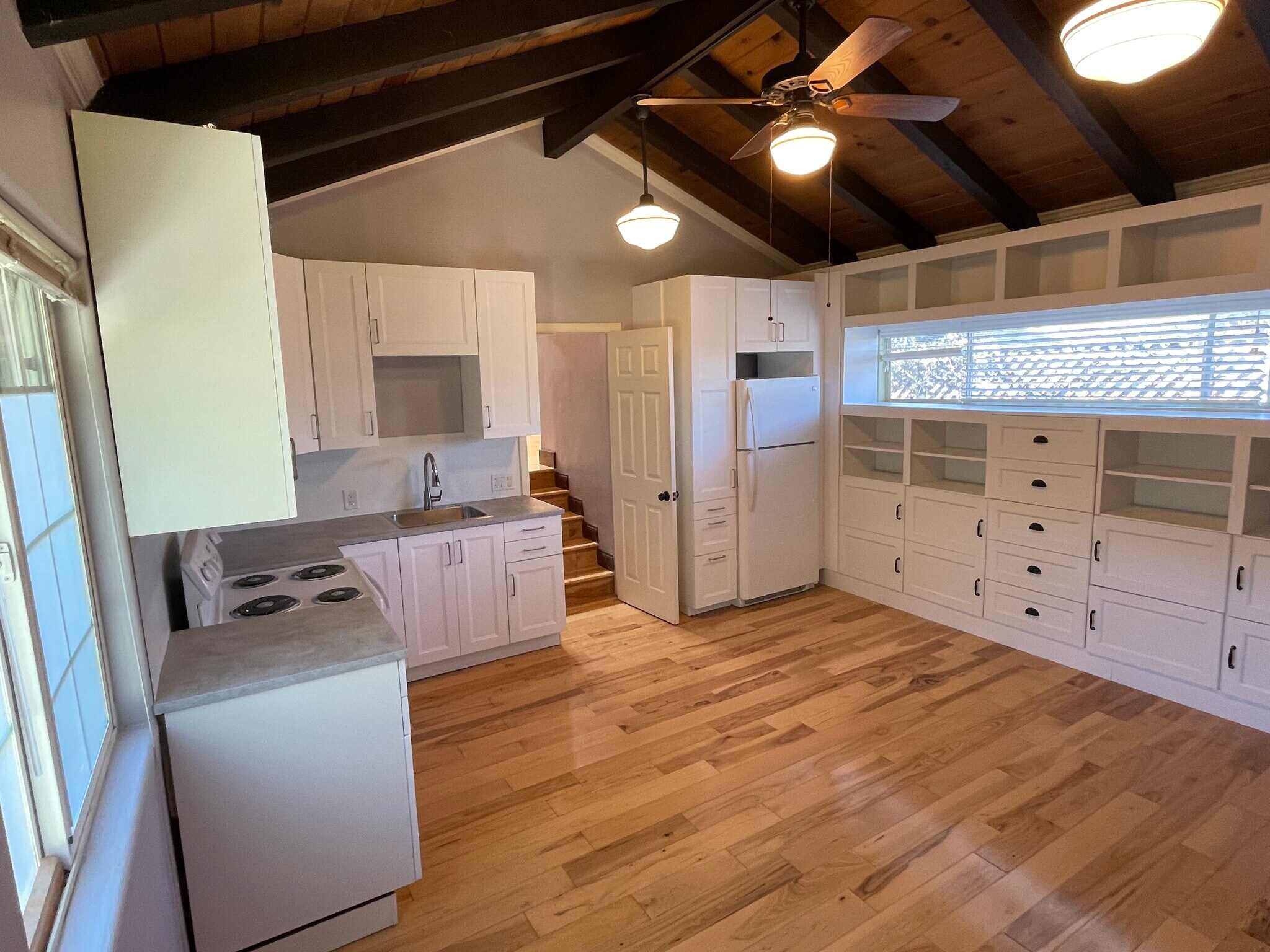 Building Photo - 102 Ash Way