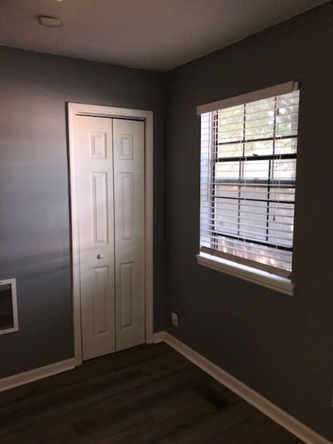 Building Photo - Maumelle Home close to Pine Forest Element...