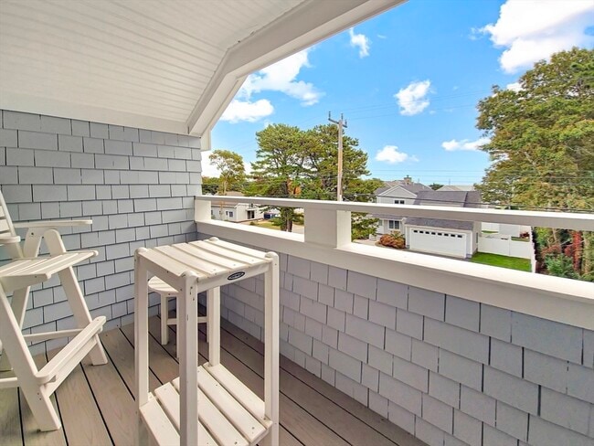 Building Photo - 111 Shore Dr