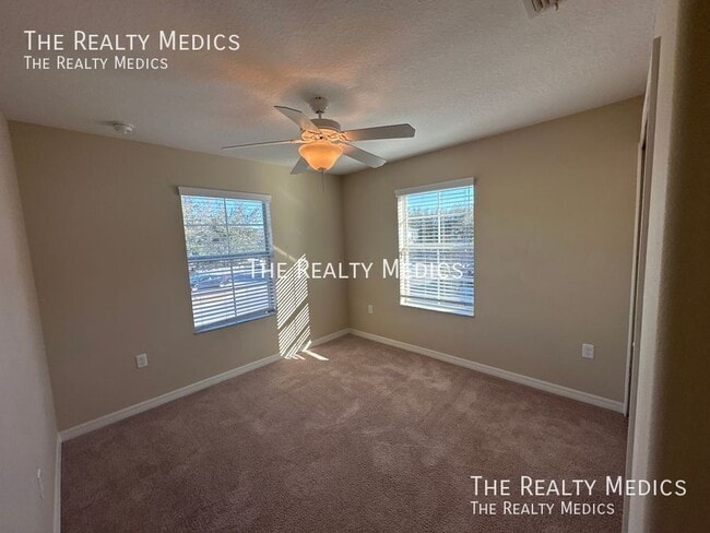 Building Photo - 272 Carina Cir