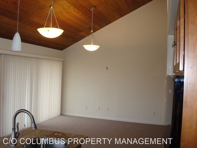 Building Photo - 550 Lighthouse Ave