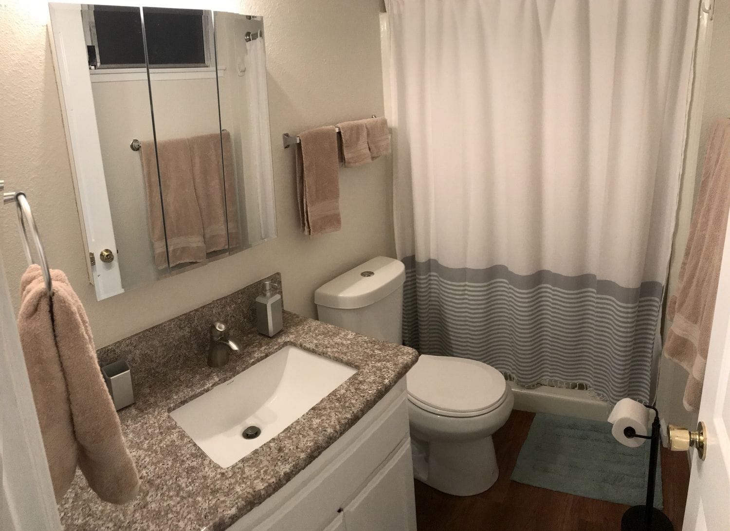 Building Photo - 6577 Desert Queen Ave