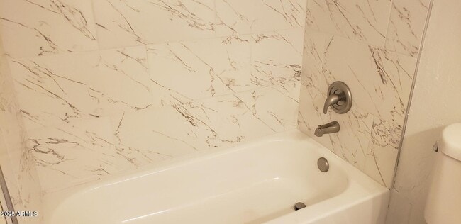 Building Photo - 2001 W Summit Pl