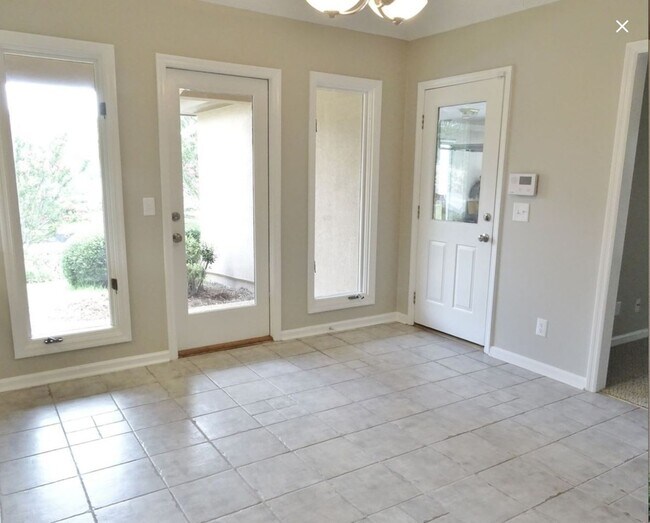 Building Photo - 6548 Mink Dr