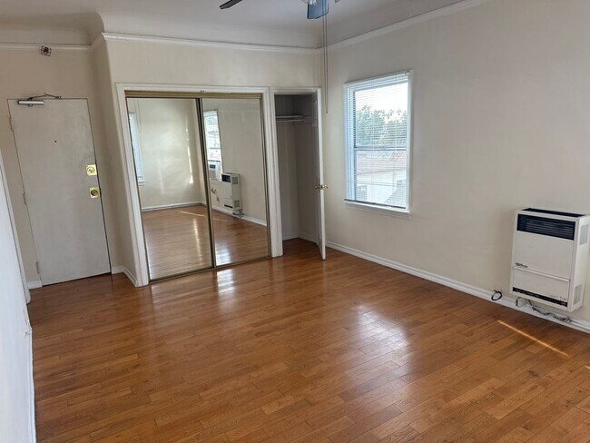 Interior Photo - 1109 Laguna