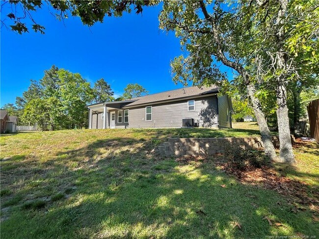 Building Photo - 45 Summit Ct