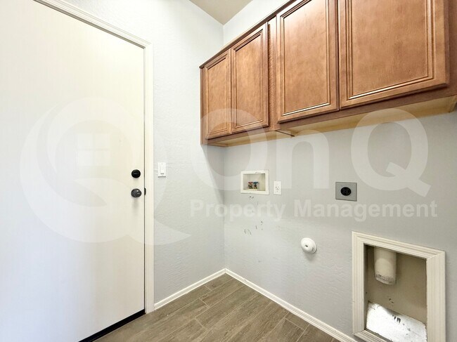 Building Photo - 15564 W Mescal St