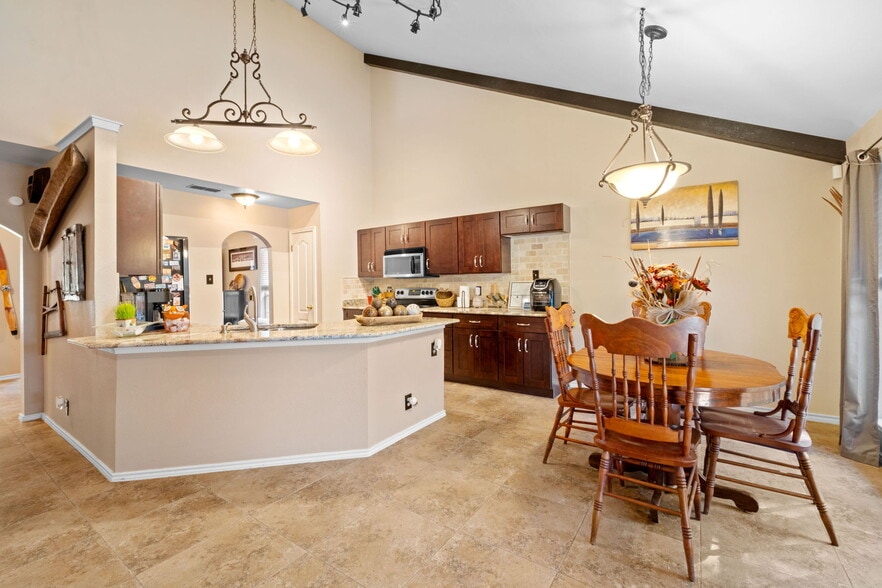 Building Photo - 12211 Hart Crest