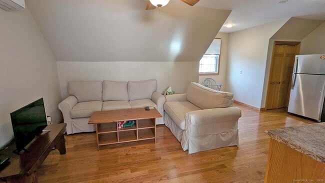 Building Photo - 34 Hog Hill Rd