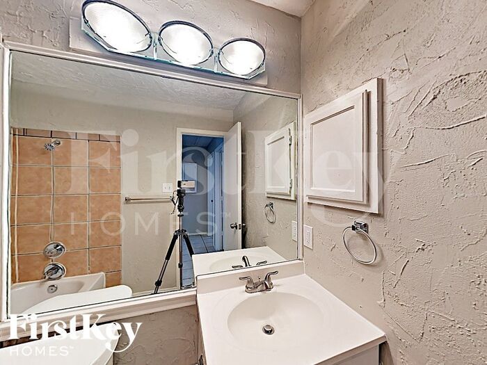 Building Photo - 3729 Flintwood Trail