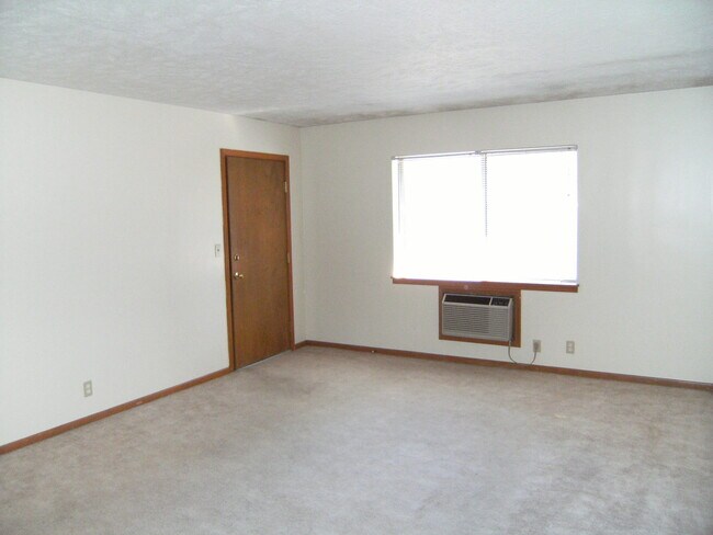 Building Photo - 1010 N 40th St