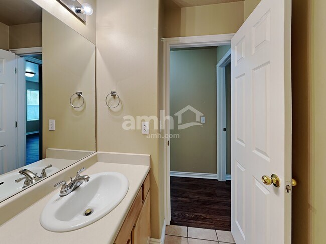 Building Photo - 14064 S Rosaleen Ln