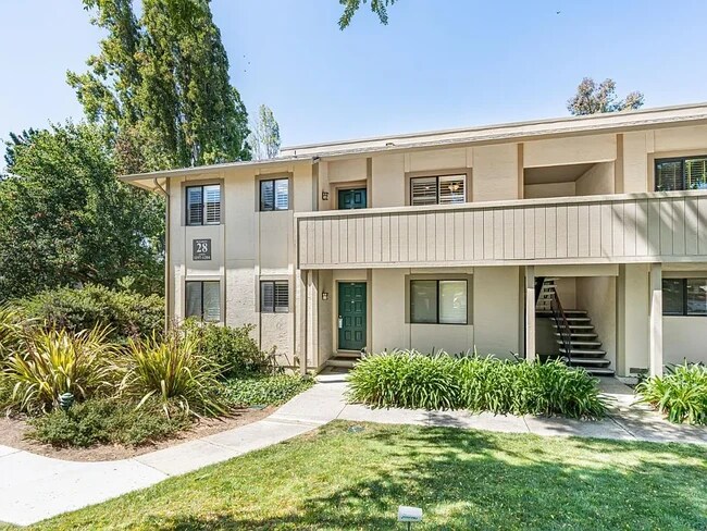 Primary Photo - 1198 N Abbott Ave