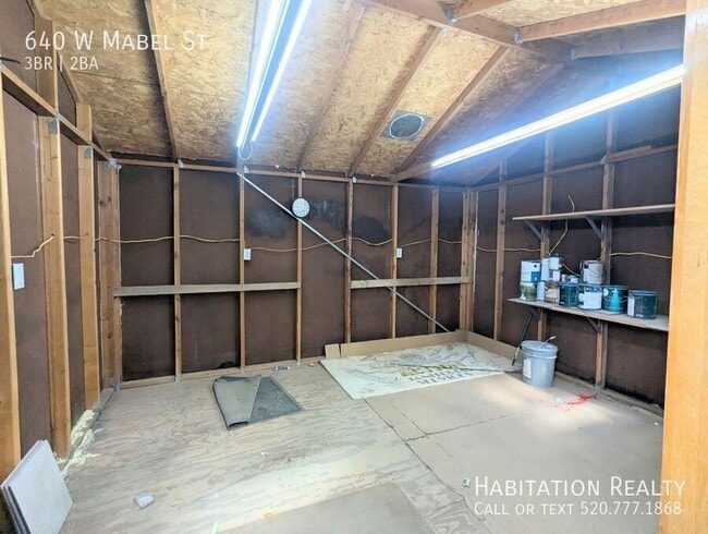 Building Photo - 640 W Mabel St