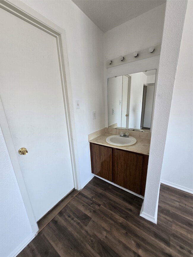 Building Photo - 8323 Wilcrest Dr