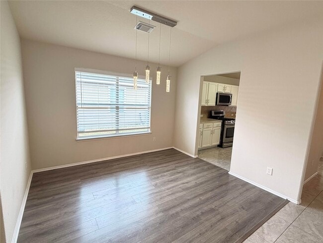 Building Photo - 631 Kiley Dr